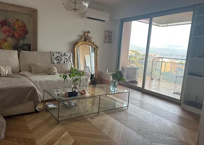 T2 Et Bord De Lägenhet